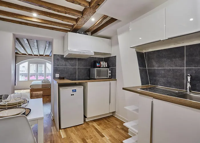 Charming Center Of By Prestige Apartman